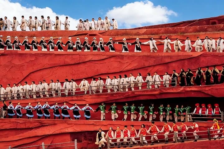 סיור פרטי בליהיאנג: הר הדרקון הירוק ומופע רושם ליהיאנג